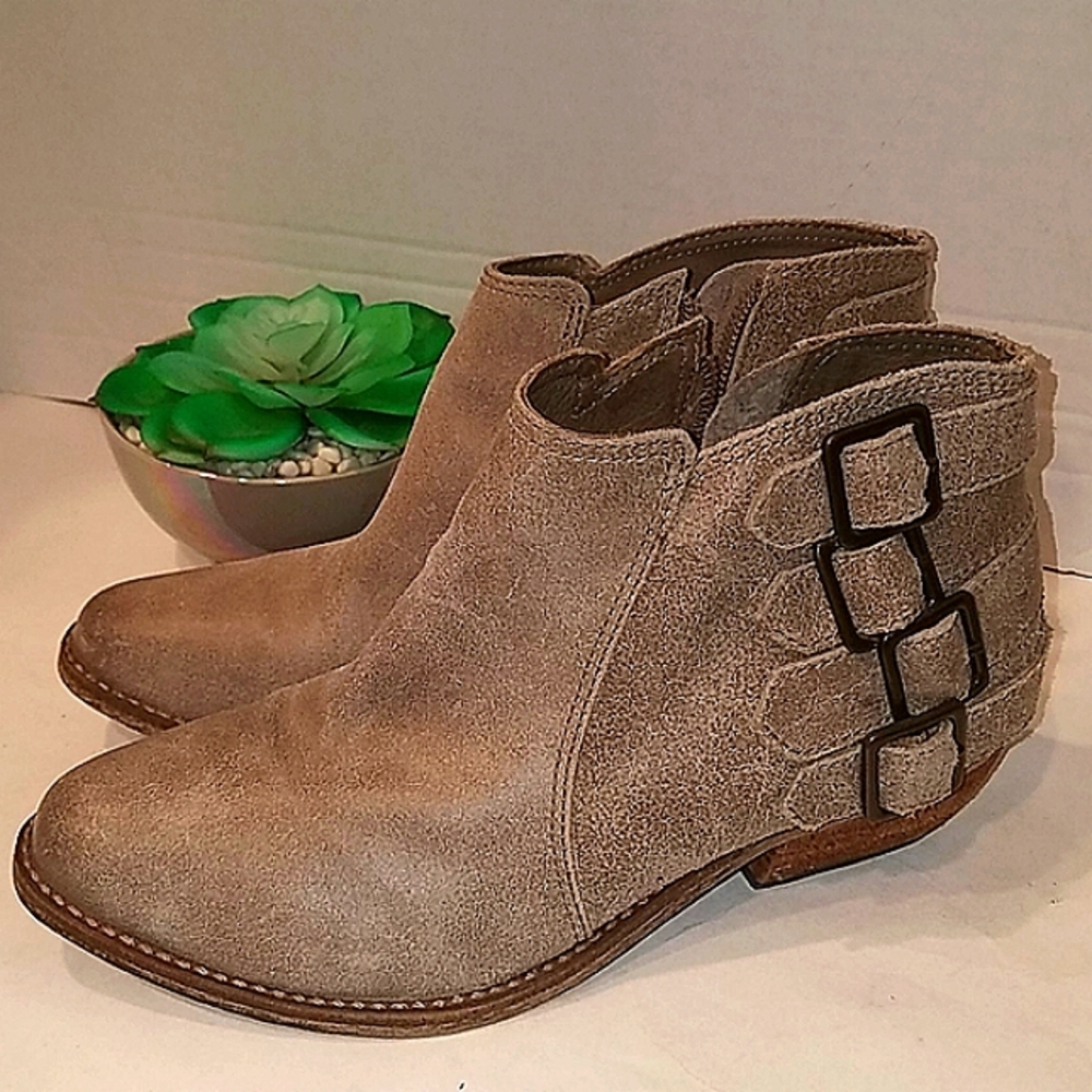 Matisse Leather Ankle Boot Women's 6 Made in Bras…